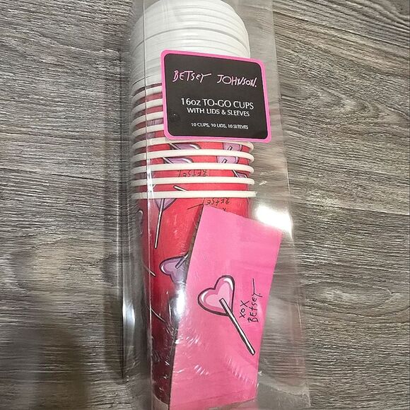 Betsey Johnson 16oz To-Go Lollipop Heart Cups, Kids, & Sleeves - Picture 4 of 5